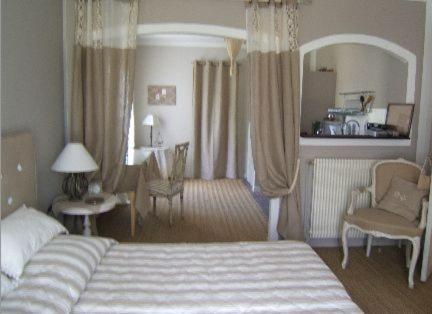 Les Chambres D'Hotes De La Ferrage La Tour-dʼAigues エクステリア 写真